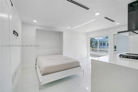 2700 NE 135th St 32, North Miami FL - photo 21 of 40