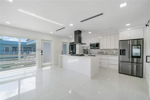 2700 NE 135th St 32, North Miami FL - photo 7 of 40