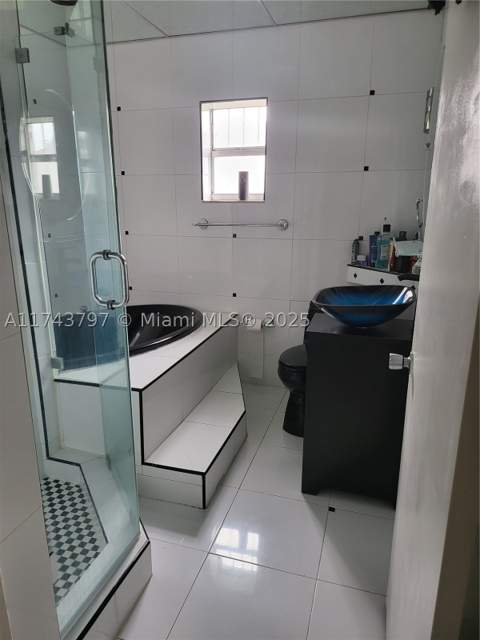6771 NW 199th Ter, Hialeah FL - photo 15 of 43