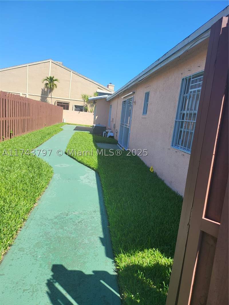 3 bedroom SingleFamilyResidence at 6771 NW 199th Ter, Country Lake Homes 2nd Ad, Hialeah — photo 2