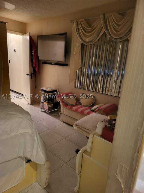 6771 NW 199th Ter, Hialeah FL - photo 24 of 43