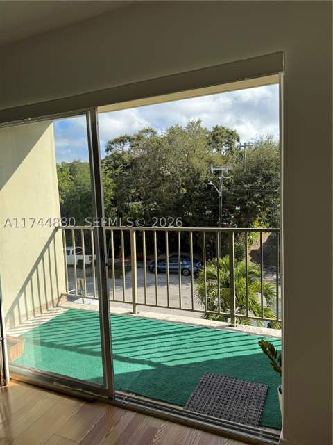 1225 NE 124th St 33A, North Miami FL - photo 10 of 37