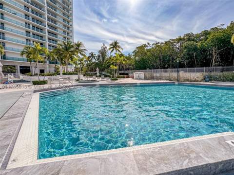 100 Bayview Dr 721, Sunny Isles Beach FL - photo 16 of 33