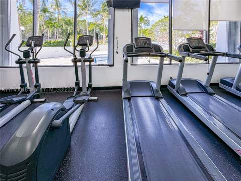 100 Bayview Dr 721, Sunny Isles Beach FL - photo 22 of 33
