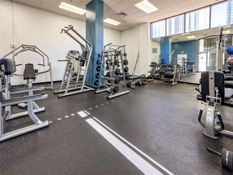 100 Bayview Dr 721, Sunny Isles Beach FL - photo 24 of 33
