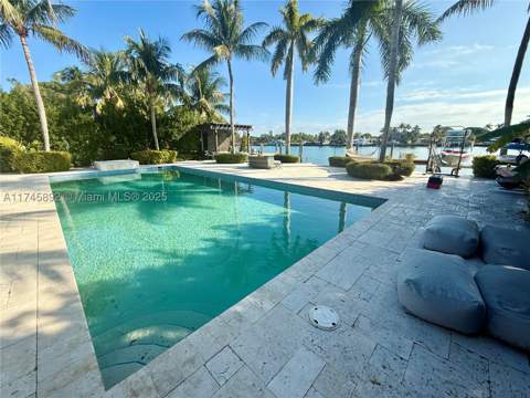 1670 Daytonia Rd, Miami Beach FL - photo 9 of 24