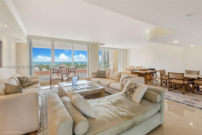 4 bedroom Condominium at 785 Crandon Blvd 705/805, Club Tower Two Condo, Key Biscayne — photo 2