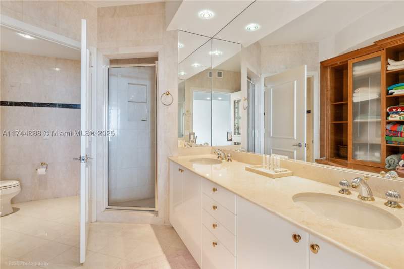4 bedroom Condominium at 785 Crandon Blvd 705/805, Club Tower Two Condo, Key Biscayne — photo 5