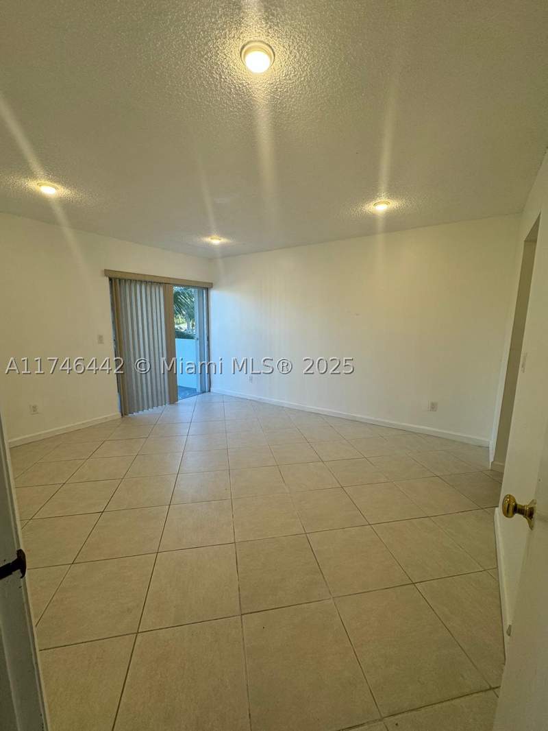2 bedroom Condominium at 3642 NE 171st St 306, Dolphin Condo, North Miami Beach — photo 4