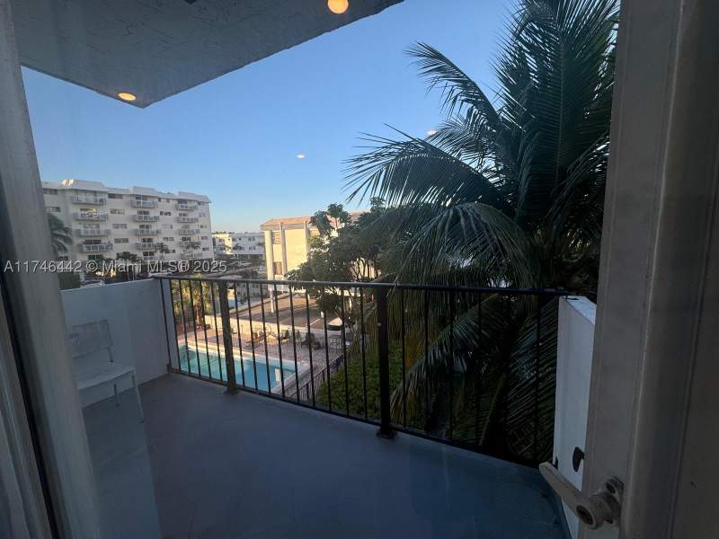 2 bedroom Condominium at 3642 NE 171st St 306, Dolphin Condo, North Miami Beach — photo 5