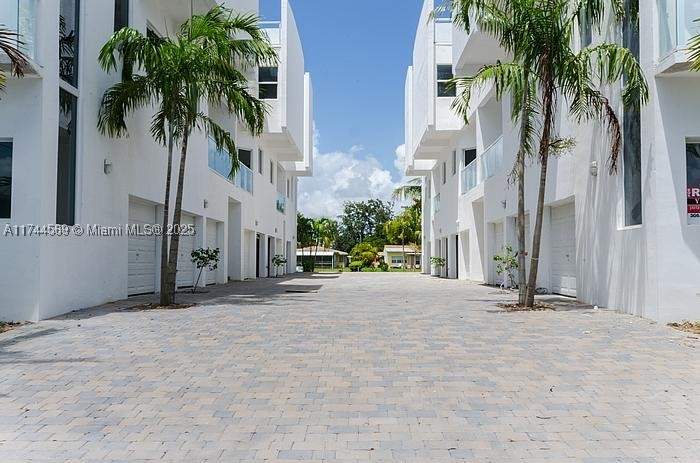 3 bedroom Townhouse at 1985 Calais 3, Normandy Waterway Sub, Miami Beach — photo 2