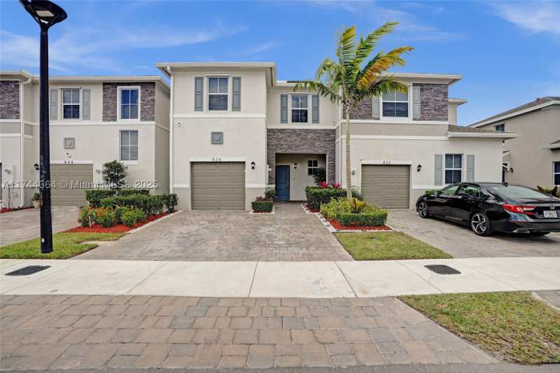 3 bedroom Townhouse at 838 SE 17th St, Cedar At Keys Gate, Homestead — photo 1