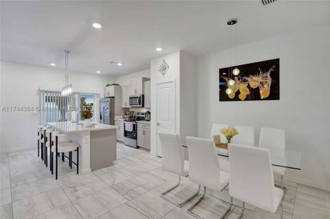 838 SE 17th St, Homestead FL - photo 9 of 66