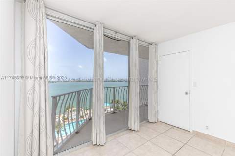 7601 E Treasure Dr 1108, North Bay Village FL - photo 11 of 27