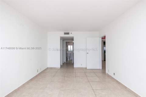 7601 E Treasure Dr 1108, North Bay Village FL - photo 13 of 27