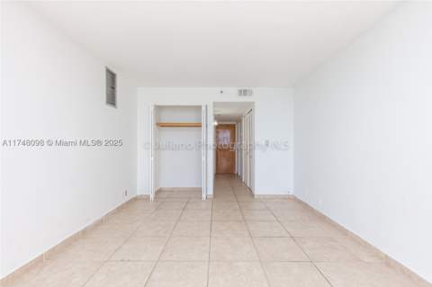 7601 E Treasure Dr 1108, North Bay Village FL - photo 17 of 27