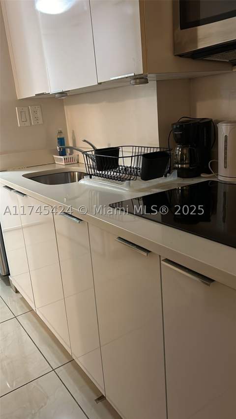 19201 Collins Ave 1139, Sunny Isles Beach FL - photo 6 of 10