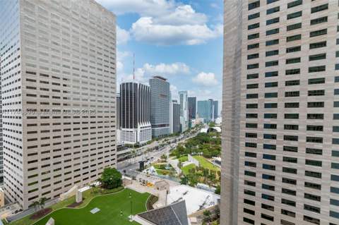 335 S Biscayne Blvd 2402, Miami FL - photo 17 of 18
