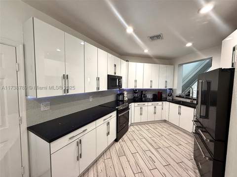 2602 Augusta Dr, Homestead FL - photo 7 of 30
