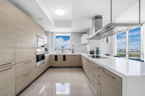 17111 Biscayne Blvd 2001, North Miami Beach FL - photo 11 of 71