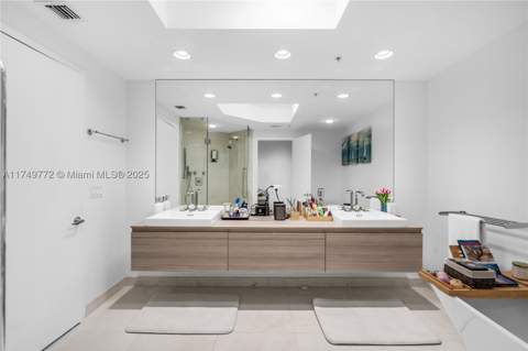17111 Biscayne Blvd 2001, North Miami Beach FL - photo 20 of 71