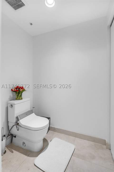 17111 Biscayne Blvd 2001, North Miami Beach FL - photo 23 of 71