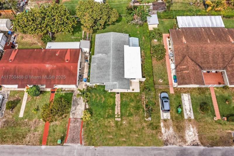 3 bedroom SingleFamilyResidence at 2631 NE 214th St, Biltmore Pk, Miami — photo 3