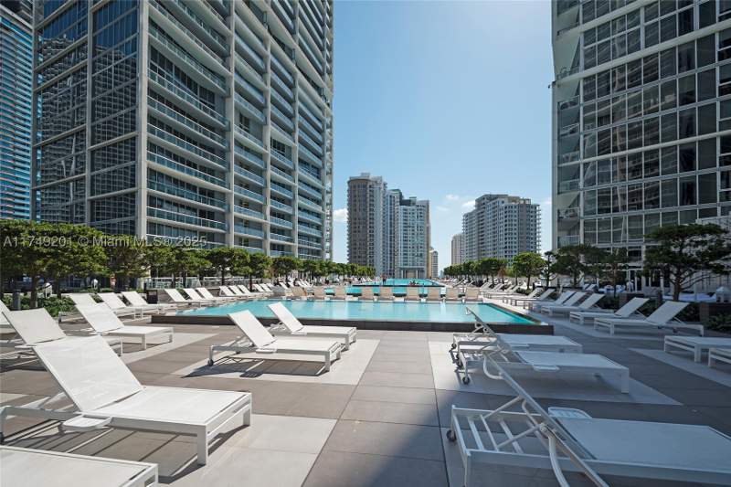 1 bedroom Condominium at 485 Brickell Ave 2603, Icon Brickell Condo No 3, Miami — photo 3