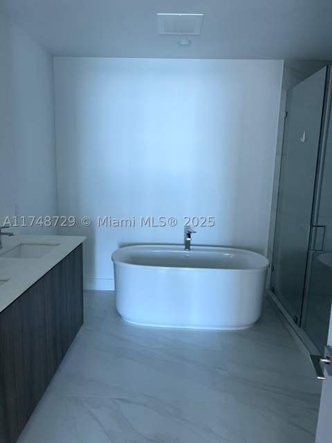 17550 Collins Ave 1004, Sunny Isles Beach FL - photo 6 of 17