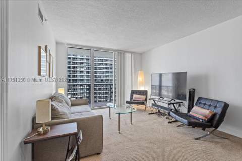 1750 N Bayshore Dr 4809, Miami FL - photo 9 of 28