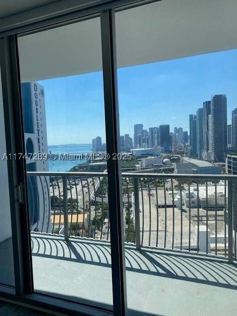 1750 N Bayshore Dr 3112, Miami FL - photo 10 of 11