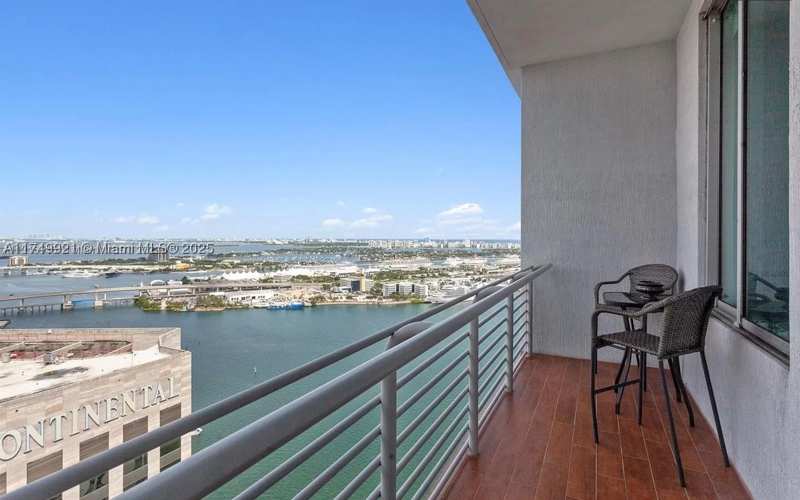 1 bedroom Condominium at 335 S Biscayne Blvd Uph02, One Miami East Condo, Miami — photo 1