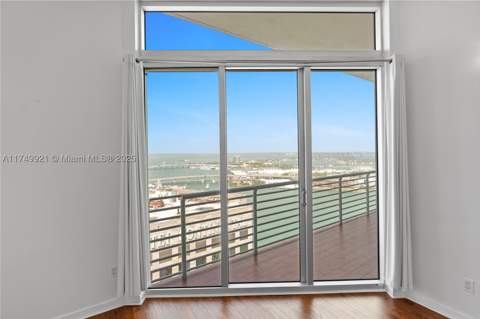 335 S Biscayne Blvd Uph02, Miami FL - photo 10 of 59