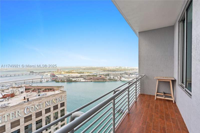 1 bedroom Condominium at 335 S Biscayne Blvd Uph02, One Miami East Condo, Miami — photo 2