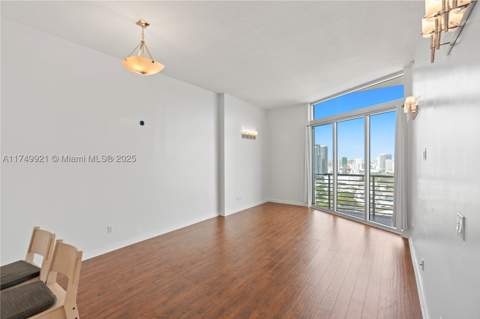 335 S Biscayne Blvd Uph02, Miami FL - photo 7 of 59