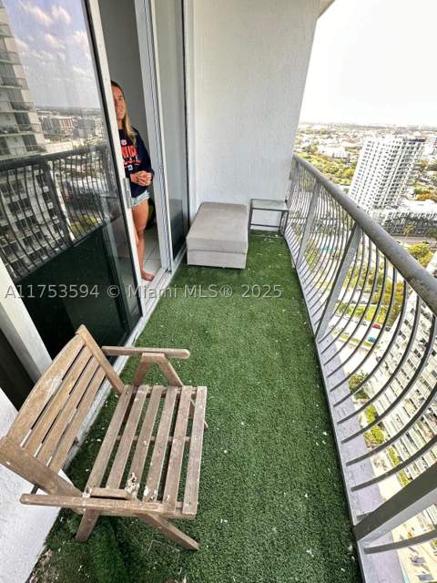 1750 N Bayshore Dr 2905, Miami FL - photo 13 of 17