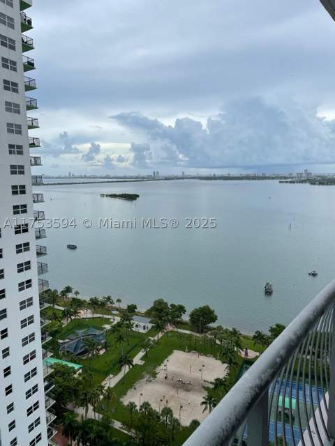 1750 N Bayshore Dr 2905, Miami FL - photo 14 of 17