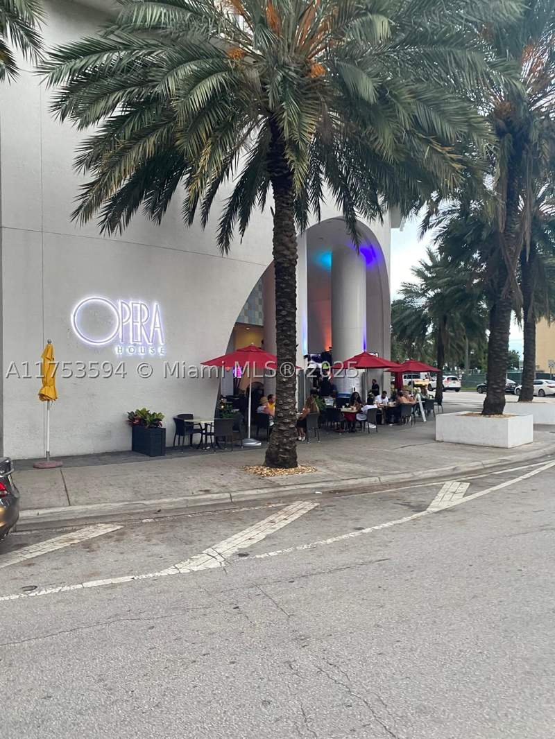 1 bedroom Condominium at 1750 N Bayshore Dr 2905, Opera Tower Condo, Miami — photo 3
