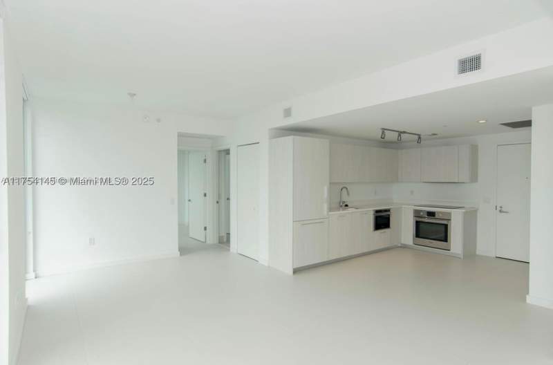 2 bedroom Condominium at 501 NE 31st St 2009, Paraiso Bayviews Condo, Miami — photo 2