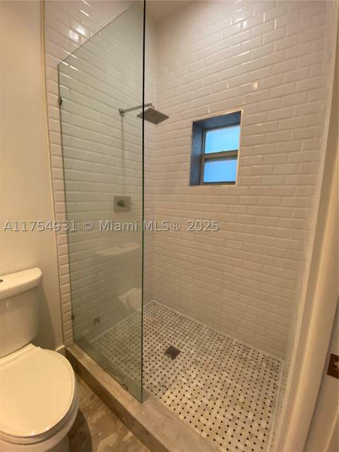 929 Michigan Ave 5, Miami Beach FL - photo 16 of 44