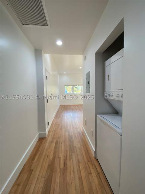 929 Michigan Ave 5, Miami Beach FL - photo 20 of 44