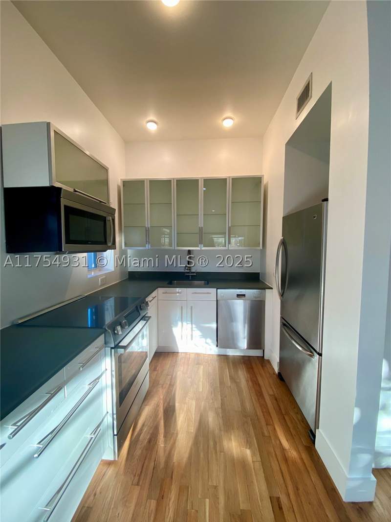 1 bedroom Condominium at 929 Michigan Ave 5, 929 On Michigan Condo, Miami Beach — photo 3