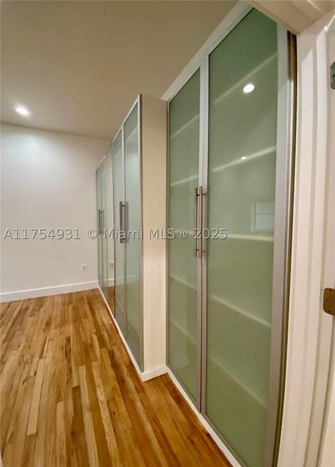 929 Michigan Ave 5, Miami Beach FL - photo 9 of 44