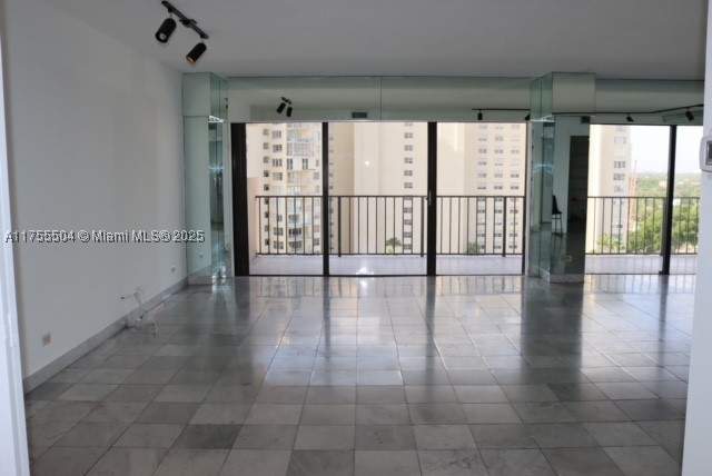 2 bedroom Condominium at 1800 NE 114th St 1108, Cricket Club Condo, Miami — photo 2