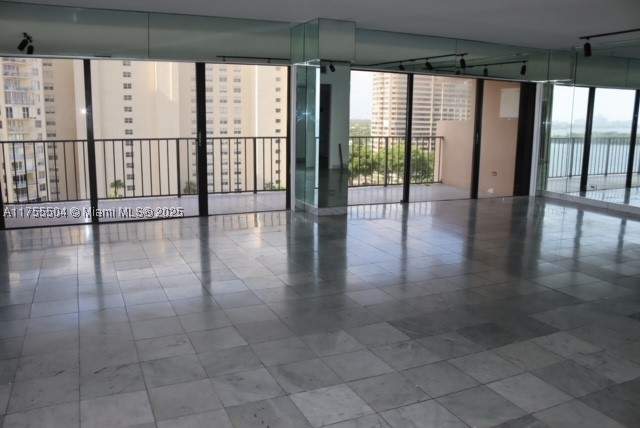 2 bedroom Condominium at 1800 NE 114th St 1108, Cricket Club Condo, Miami — photo 3