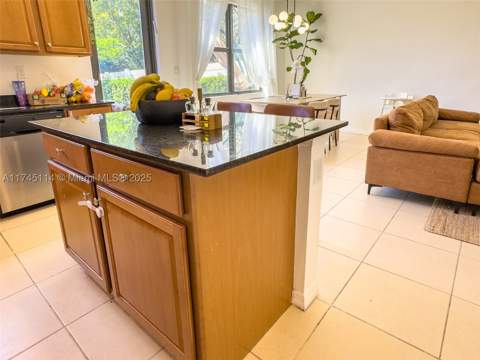 686 NE 191st Ter, Miami FL - photo 7 of 32