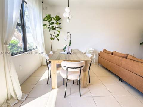 686 NE 191st Ter, Miami FL - photo 9 of 32