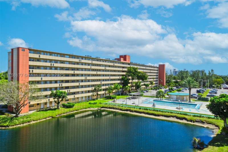 2 bedroom Condominium at 1770 NE 191st St 508-1, Jade Winds Group -, Miami — photo 4