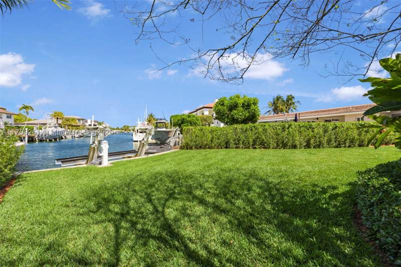 5 bedroom SingleFamilyResidence at 1117 Bella Vista Ave, Coral Bay Sec D, Coral Gables — photo 3