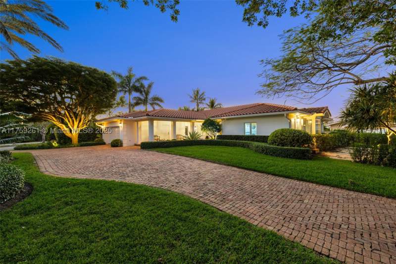 5 bedroom SingleFamilyResidence at 1117 Bella Vista Ave, Coral Bay Sec D, Coral Gables — photo 4